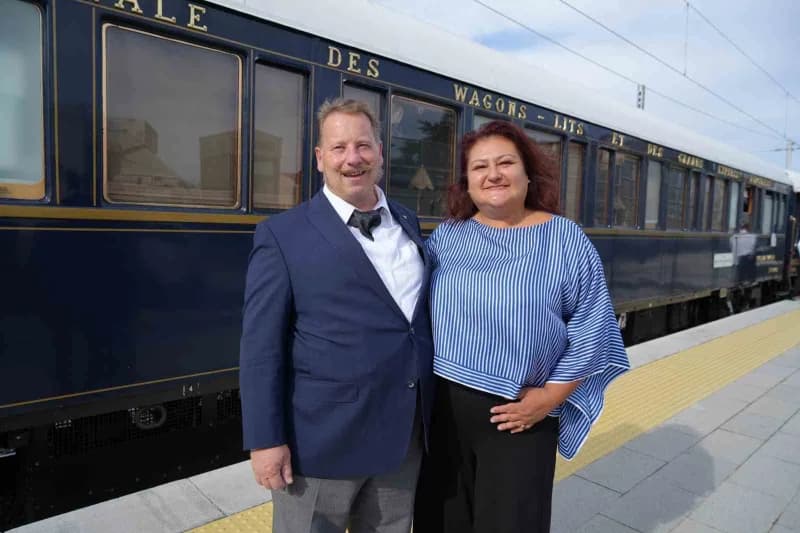 Eşinin 50'nci yaş günü hediyesi olarak seyahate katılan Almanya çıkışlı yolculardan Tansel Doğan, "Orient Express ile il