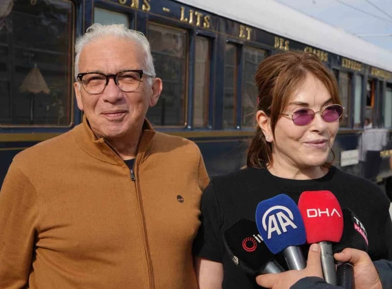 Seyahate katılan Janan Benabud ise Türkiye ile olan bağını anlatarak, "Orient Express’le ilk kez seyahat ediyorum ama Tü