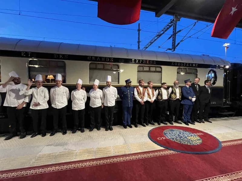 Fransa'nın başkenti Paris’ten yola çıkan Orient Express, akşam saatlerinde İstanbul’a ulaştı. Bakırköy Tren İstasyonu’na