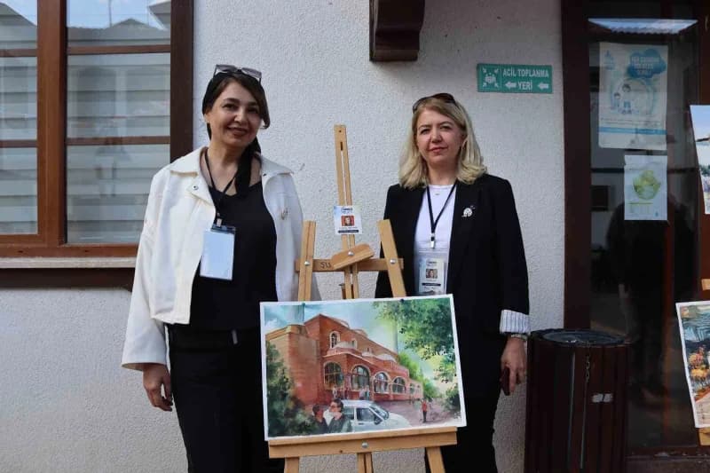 Sanatçı Ladan Orangi ressamlarla bir araya geldi