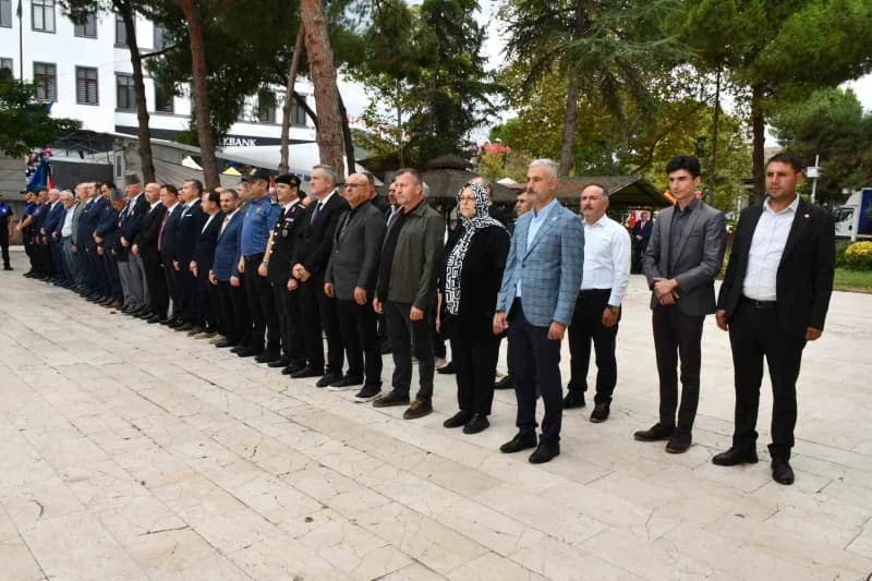 Osmaneli’nde 19 Eylül Gaziler Günü dolayısıyla çeşitli programlar düzenlendi.