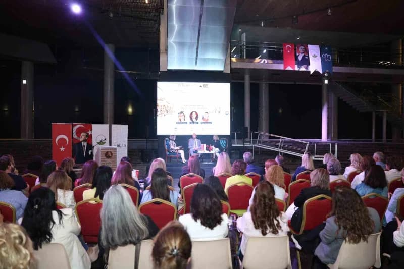 Osmangazi Belediyesi’nin ev sahipliğinde düzenlenen "Kapalı Çarşı’dan Sanayiye: Bursa’nın Ticaret ve Üretim Yolculuğu" p