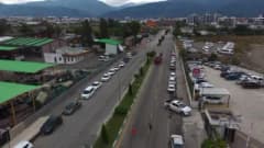 Osmaniye 112 Acil Çağrı Merkezi önünde yangın tatbikatı sırasında kurtarma çalışmaları