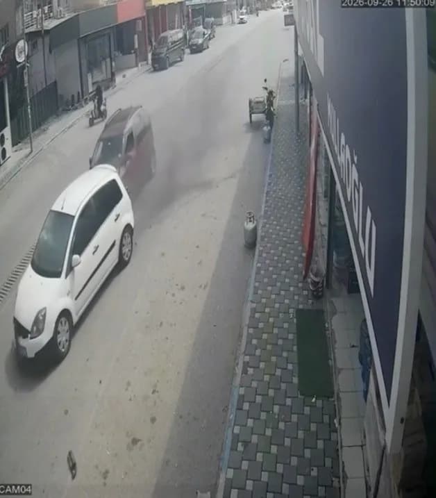 Osmaniye’nin Toprakkale ilçesinde iki otomobilin çarpışması sonucu meydana gelen trafik kazasında 2 kişi yaralandı. Kaza