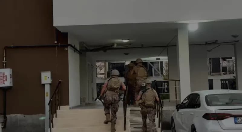 Osmaniye merkezli 13 ilde düzenlenen yasa dışı bahis operasyonunda 62 şüpheliden 49'u tutuklandı.