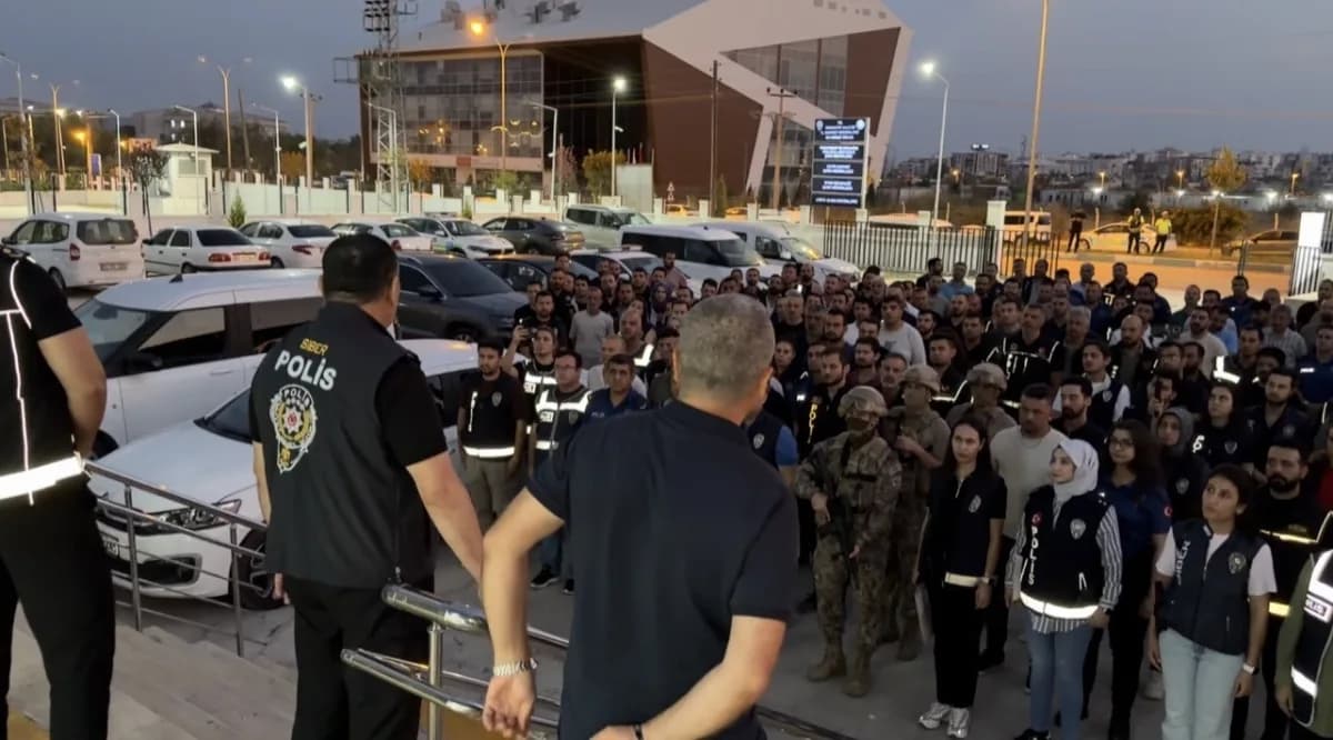 Osmaniye merkezli 13 ilde düzenlenen yasa dışı bahis operasyonu düzenlendi.