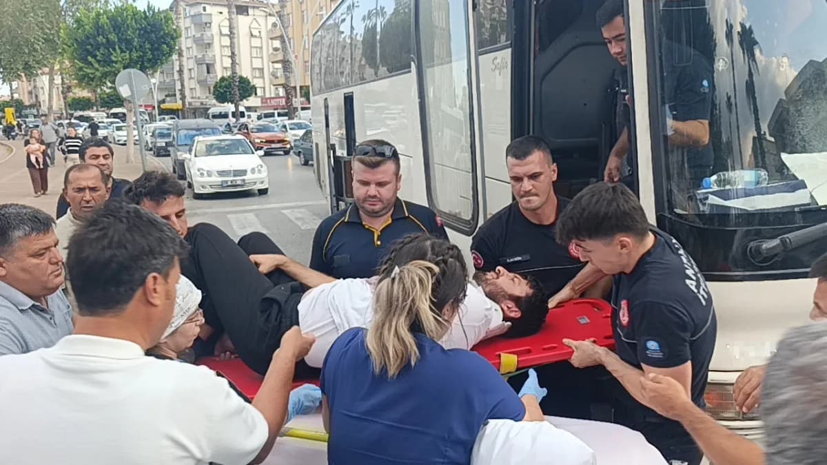 Antalya’nın Manavgat ilçesinde otobüs ile otomobilin çarpışması sonucu meydana gelen Trafik kazasında, otobüs sürücüsü i