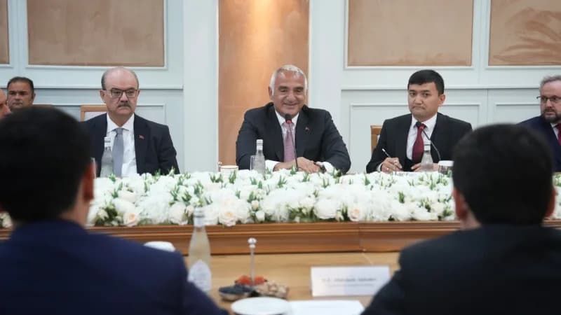 Bakan Ersoy, Özbekistan'ın bağımsızlığının 35. Yıl dönümü dolayısıyla başkent Taşkent'i ziyaret etti.