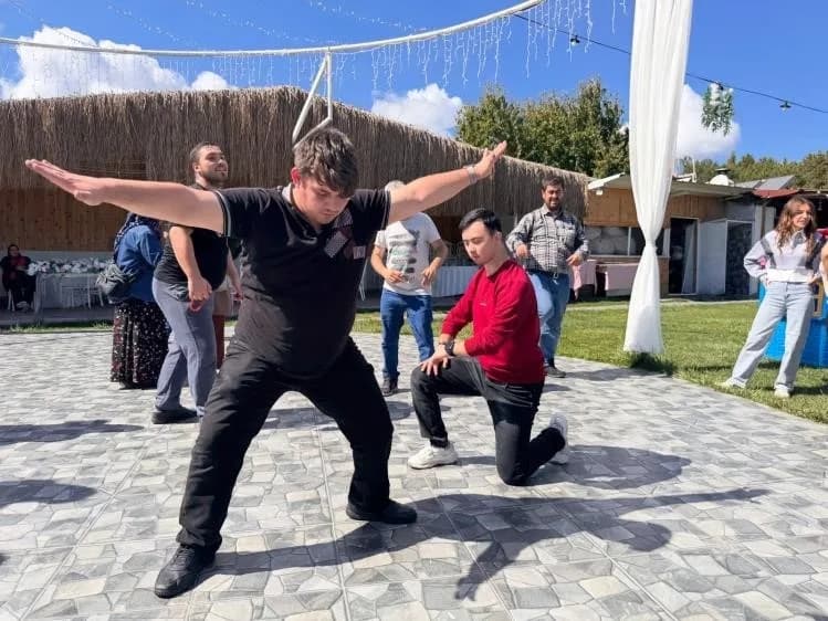 Özel ihtiyaçlı bireyler ve aileleri kahvaltıda buluştu