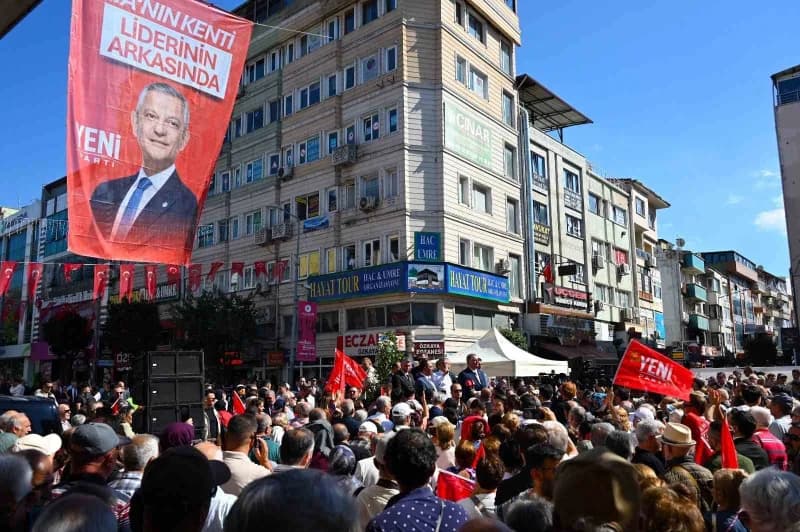 Yeni Parti Genel Başkanı Özgür Özel, Yalova'da konuştu