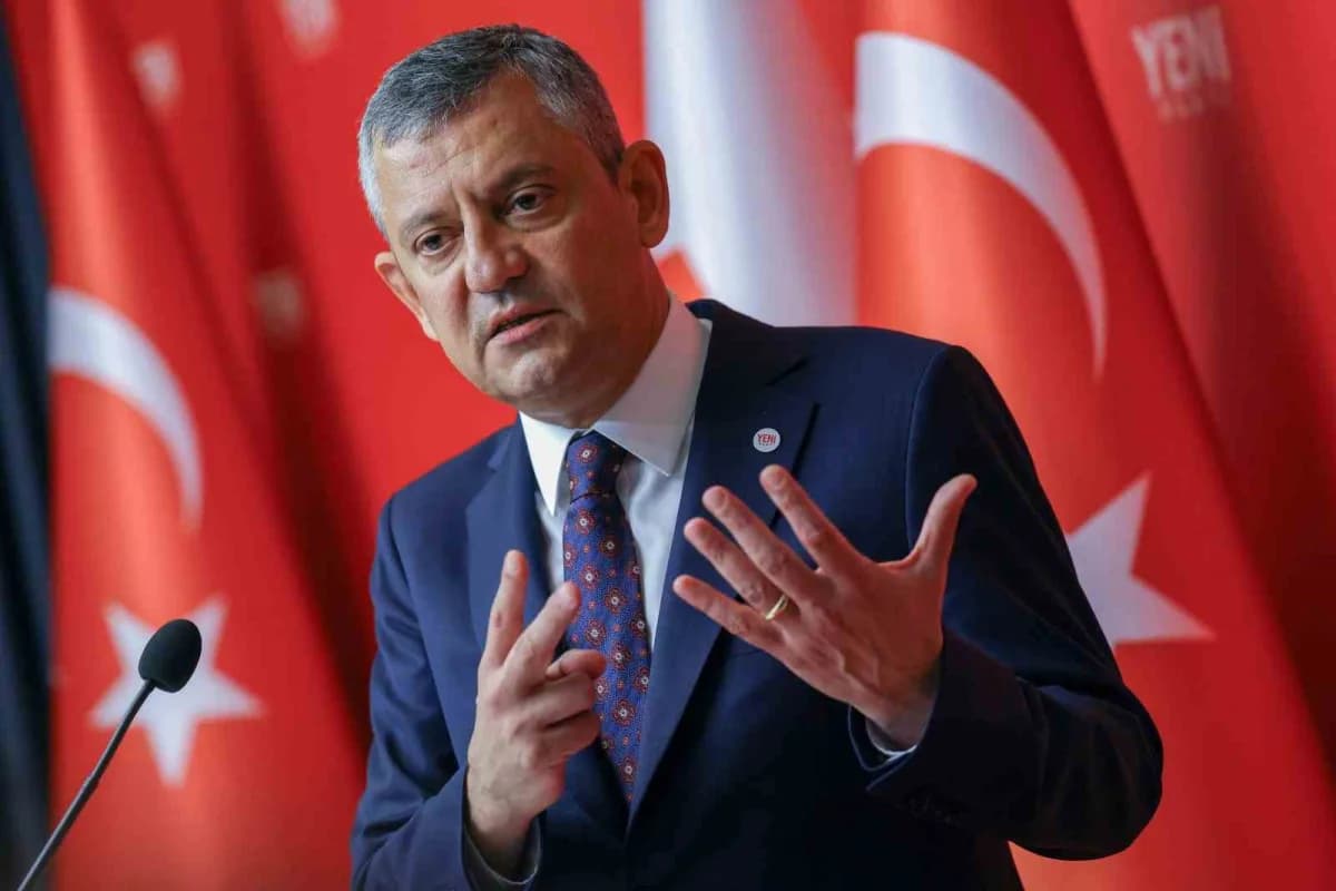 Yeni Parti Genel Başkanı Özgür Özel, "Bundan sonraki süreçte Mansur Yavaş’ın ve Belediye Başkanı arkadaşlarımızın alacak