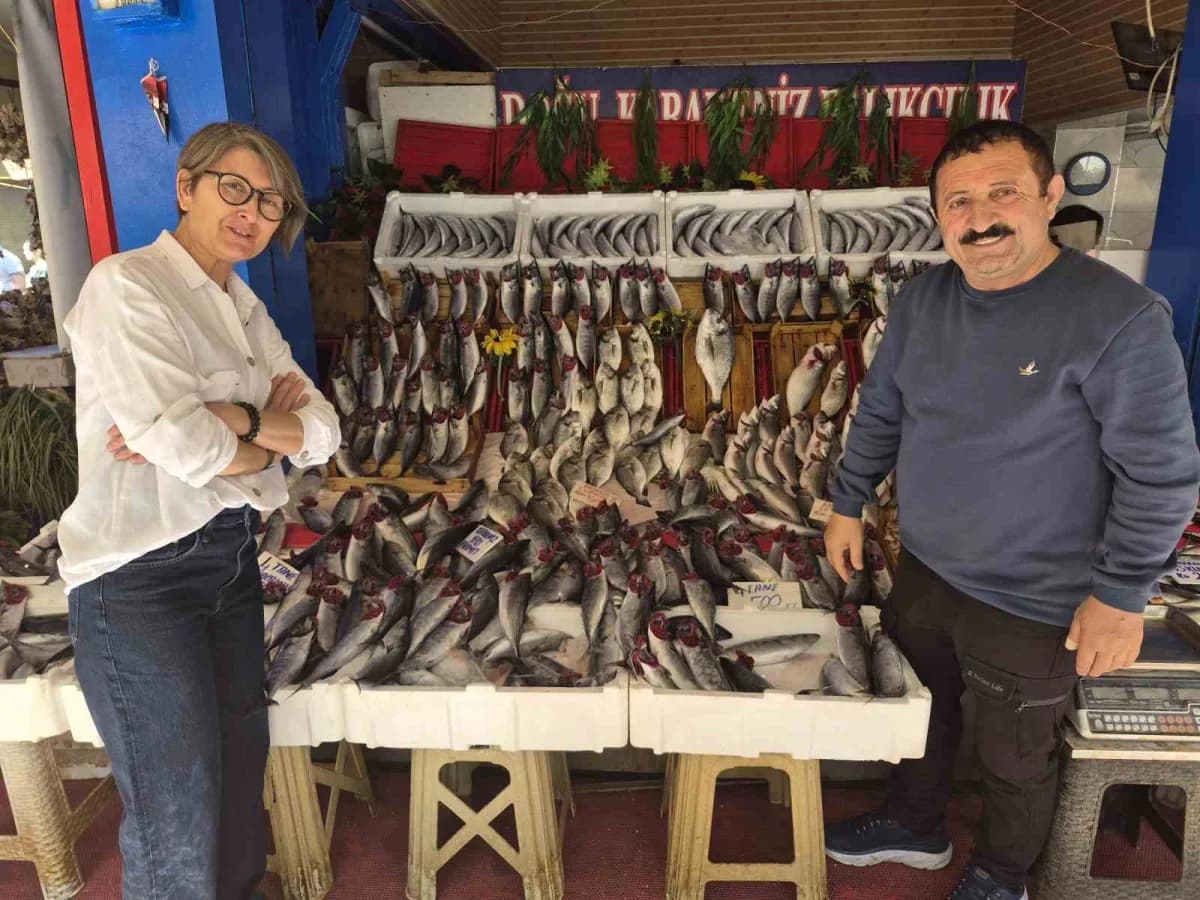 Eskişehir’de balık sezonunun açılmasıyla birlikte tezgahlardaki hareketlilik artarken, bu sezon vatandaşların en çok ter