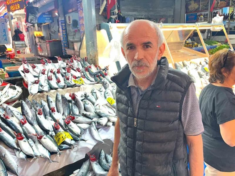 Sezonun son derece verimli başladığını belirten İzmirli balıkçılar, mevcut bolluktan oldukça memnun olduğunu belirtti.