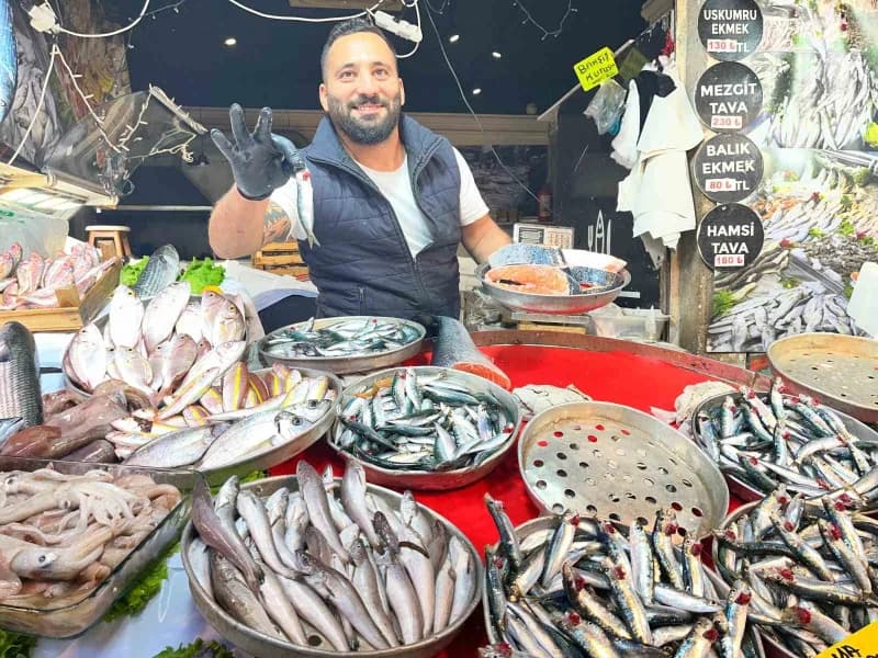Kırmızı et fiyatlarının 600 ila 700 lira arasında değişmesi nedeniyle alternatif arayışına giren vatandaşlar, çareyi bal