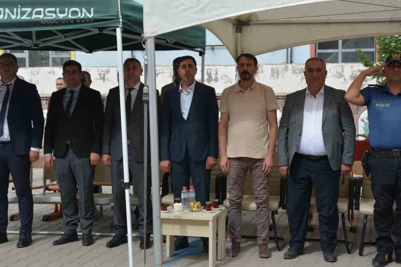 Patnos’ta İlköğretim Haftası, düzenlenen tören ve etkinliklerle coşku içerisinde kutlandı.