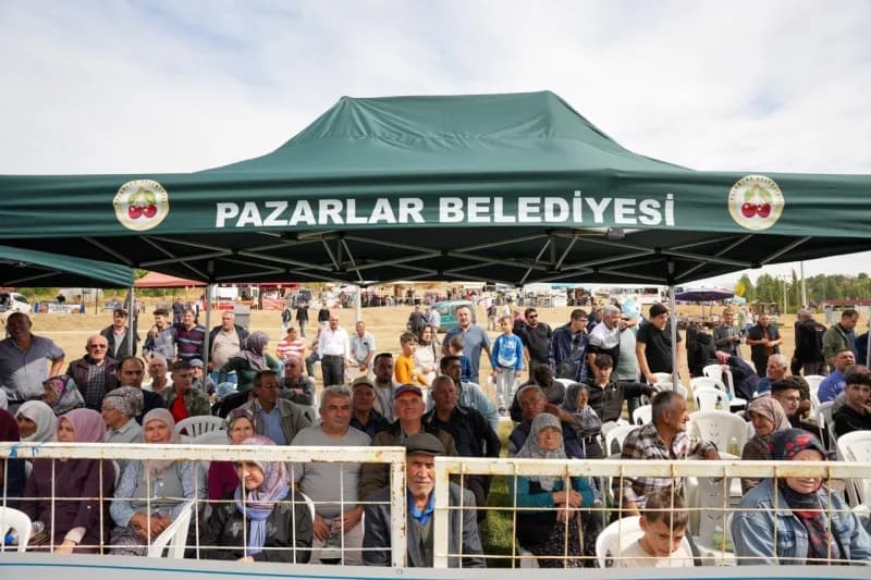 Kütahya’nın Pazarlar ilçesinde bu yıl ilk kez düzenlenen 1. Pazarlar Yağlı Güreşleri büyük Bir heyecana sahne oldu. 361