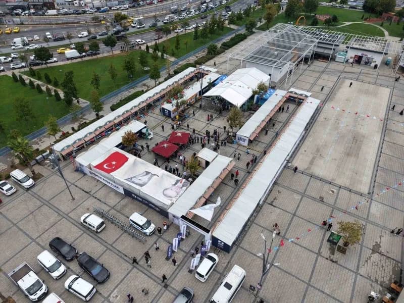 Pendik Belediyesi tarafından bu yıl 11’incisi düzenlenen Pendik Kitap Fuarı başladı.