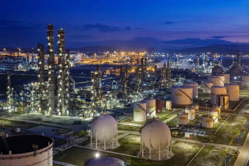 Petkim’in Petrokimya alanındaki uzun vadeli yatırım planı olan Master Plan projesinde FEED çalışmaları resmen başladı. B