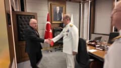Milli Savunma Bakanı Yaşar Güler, Deniz Kuvvetleri Komutanı ve heyeti kabul ederken konuşma yapıyor