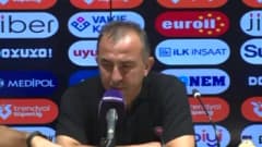 Çaykur Rizespor Teknik Direktörü Recep Uçar basın toplantısında açıklama yapıyor