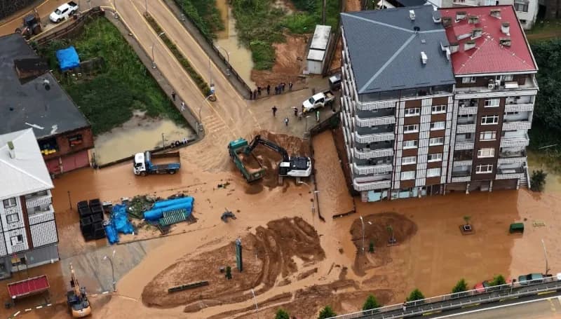 Rize'nin İyidere ilçesinde selin ortaya çıkardığı manzara havadan görüntülendi