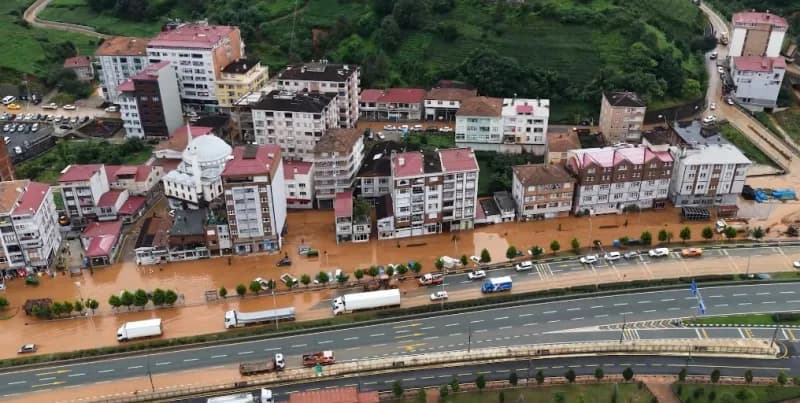 Rize'nin İyidere ilçesinde selin ortaya çıkardığı manzara havadan görüntülendi