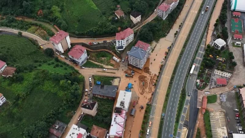 Rize'nin İyidere ilçesinde selin ortaya çıkardığı manzara havadan görüntülendi
