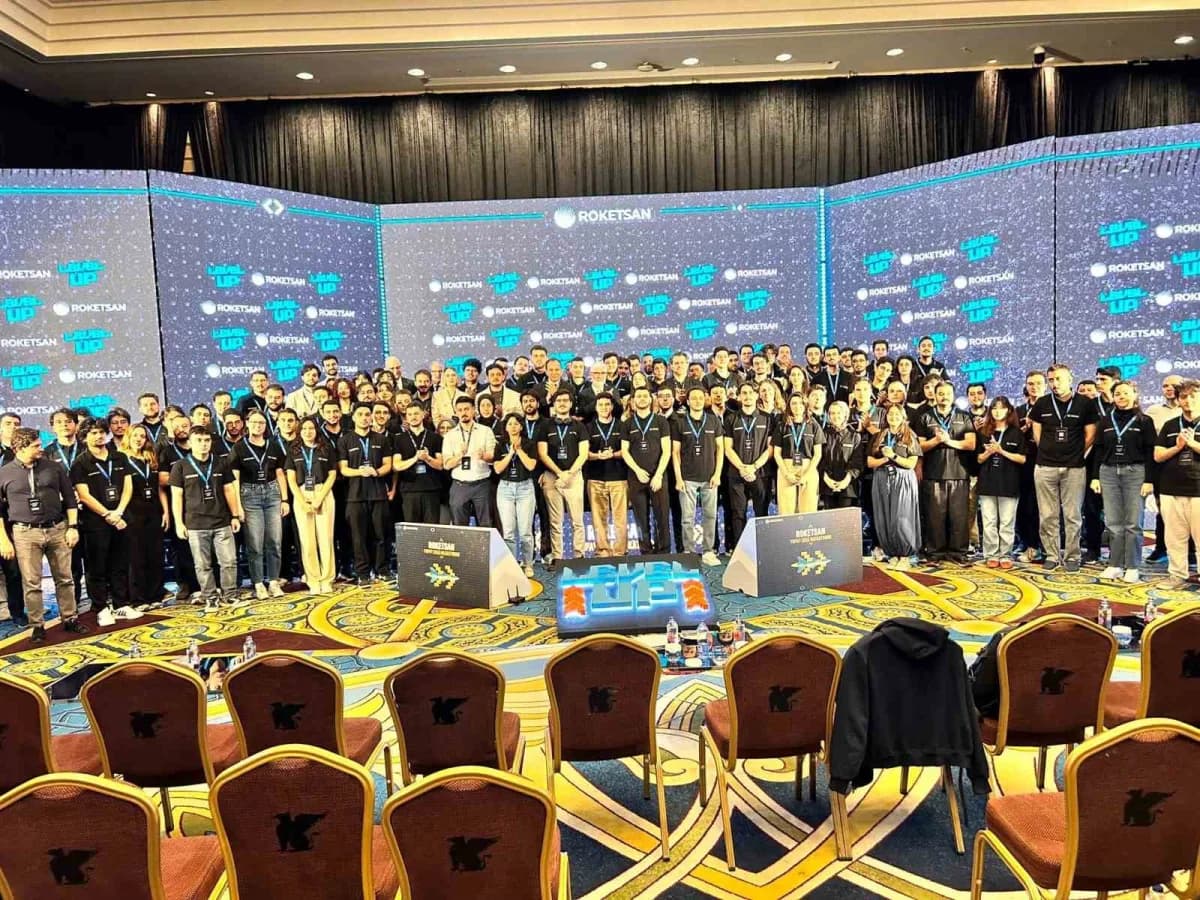 ROKETSAN tarafından düzenlenen hackathonda 72 genç, 48 saat boyunca Yapay Zeka alanında proje geliştirecek.