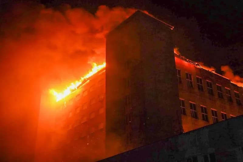 Rus güçlerinin Ukrayna'nın başkenti Kiev'e balistik füze ve insansız Hava araçlarıyla (İHA) düzenlediği saldırıda 2 kişi