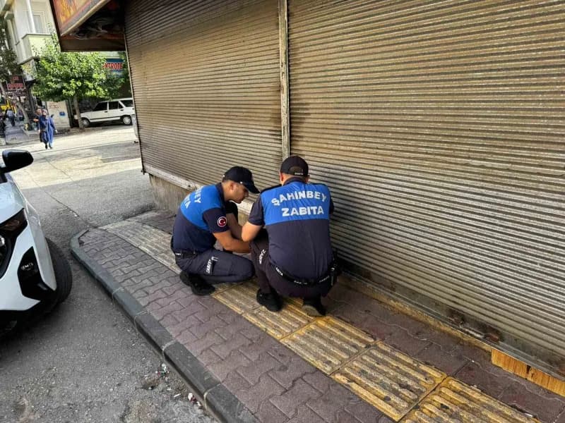 Şahinbey Belediyesi Zabıta ekiplerinin denetimlerinde son kullanma tarihi geçmiş ürün sattığı belirlenen OLİ Center zinc