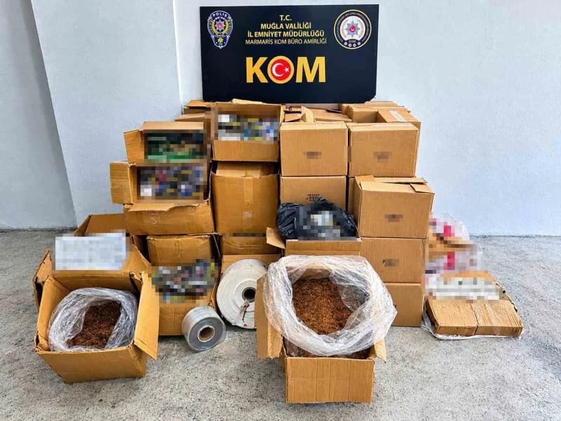 Muğla’nın Marmaris ilçesinde, kaçak tütün ve tütün mamulleri üretimi yapıldığı belirlenen 2 depo ve iş yerine düzenlenen