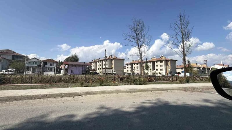 Sapanca ilçesinde meydana gelen silahlı kavgada 16 yaşındaki şüpheli, annesini tabancayla vurarak öldürmüştü. 16 yaşında