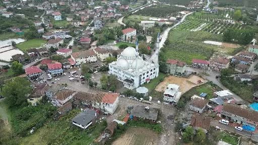 Sakarya Karasu Darıçayırı Mahallesi’nde taşkın sonrası temizlik çalışmaları ve su çekilmesi havadan görünümü