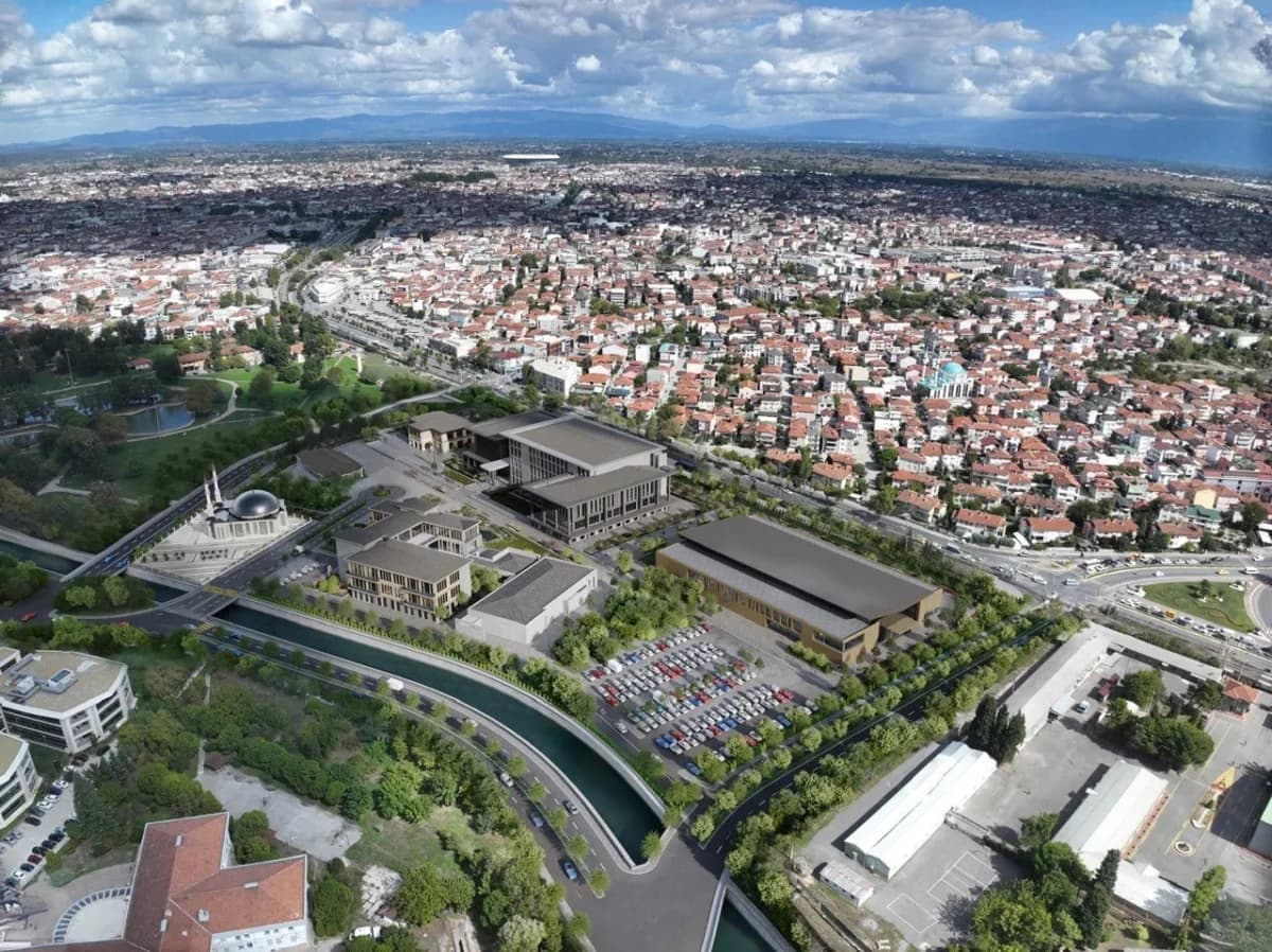 Sakarya'da şehrin merkezini bölen tren geçitlerini ortadan kaldırarak bölgeye nefes aldıracak ‘Ray Dönüşümü ve Yeşil Kor