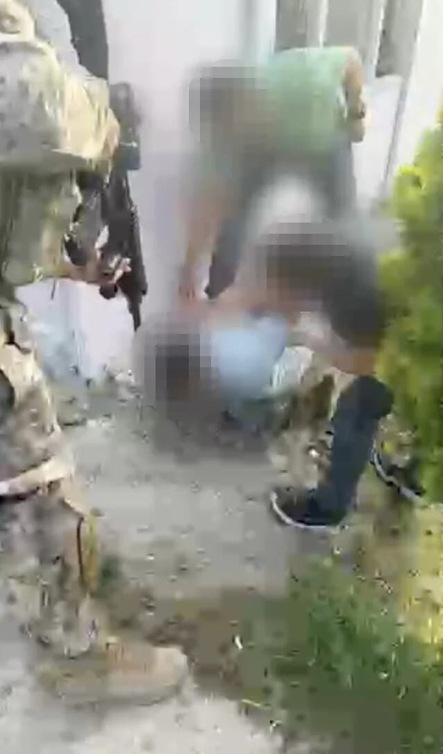 Sakarya’nın Adapazarı ve Sapanca ilçesinde polis ekiplerince gerçekleştirilen uyuşturucu operasyonunda gözaltına alınan