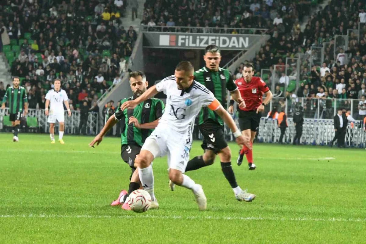 TFF 2. Lig Kırmızı Grup'un 4. Haftasında Sakaryaspor, sahasında Kütayha Futbol Spor Kulübü'nü 2-0 mağlup etti.