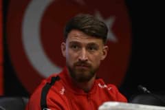 Salih Özcan basın toplantısında açıklama yaparken