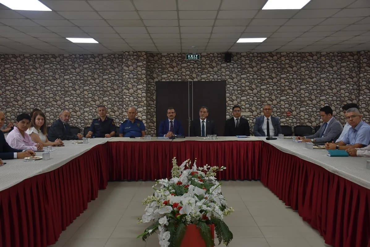 Salihli ilçesinde kamu yatırımları değerlendirme toplantısı yapıldı