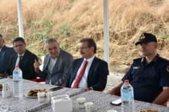Salihli Kaymakamı Ali Güldoğan, Karaağaç ve Çelikli mahallelerinde vatandaşlarla bir arada