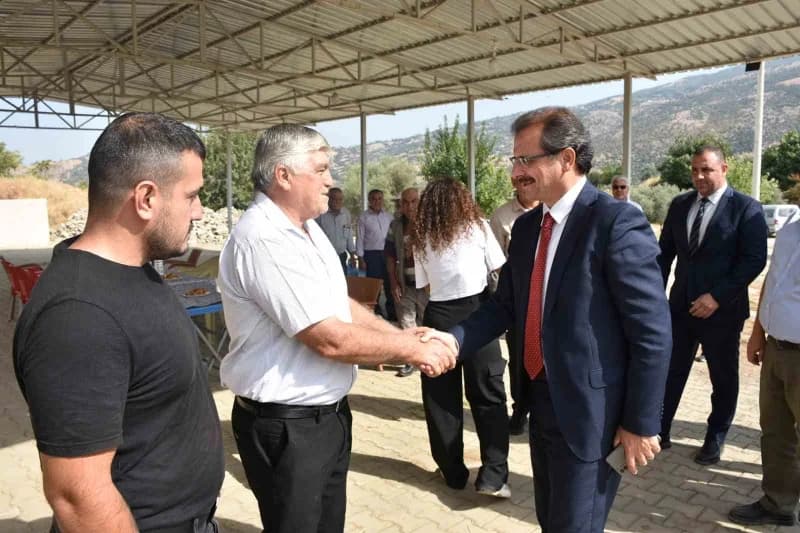 Salihli Kaymakamı Ali Güldoğan, mahalle ziyaretleri kapsamında Karaağaç ve Çelikli mahallelerini ziyaret ederek vatandaş