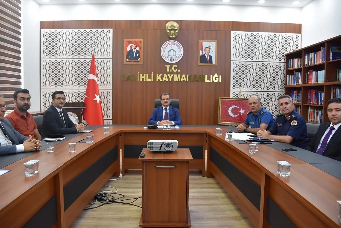 Salihli’de üniversite güvenliği için düzenlenen koordinasyon toplantısından bir kare