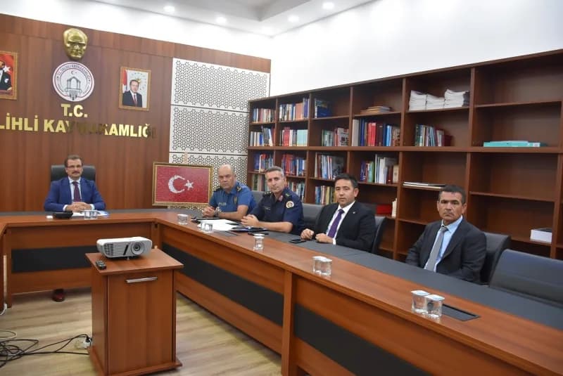 Manisa’nın Salihli ilçesinde yeni eğitim-öğretim yılında üniversite öğrencilerinin huzur ve güven içerisinde eğitimlerin
