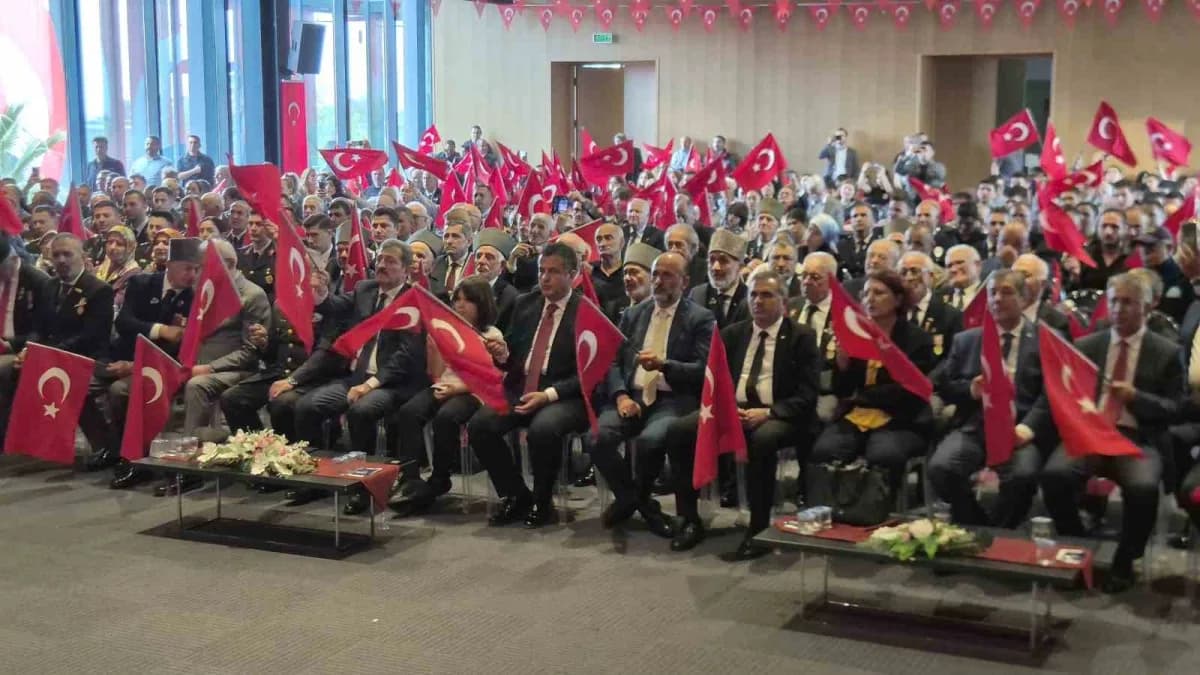 Samsun'da 19 Eylül Gaziler Günü nedeniyle anma programı düzenlendi.