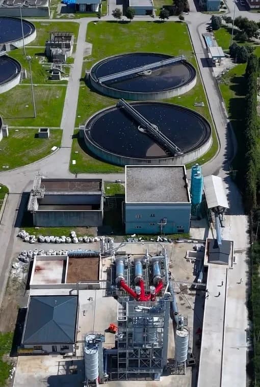Samsun Büyükşehir Belediyesi Su ve Kanalizasyon İdaresi (SASKİ), tekkeköy ilçesinde yapımı sürdürülen Atık Su Arıtma Çam