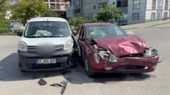 Samsun İlkadım'da otomobil ile hafif ticari aracın çarpıştığı trafik kazası sonrası olay yeri