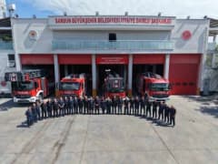 Samsun İtfaiyesi ekipleri yangın ve kurtarma operasyonu sırasında görev başında