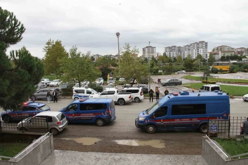 Samsun'un Çarşamba ilçesinde, 73 yaşındaki Erol Keskin'in "Kargo" yalanıyla kandırılarak adına 17 milyon liralık senet d