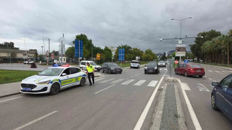 Samsun’da annesiyle birlikte yaya geçidinden karşıya geçen 6 yaşındaki çocuğa çarpan motosiklet sürücüsü olay yerinden k