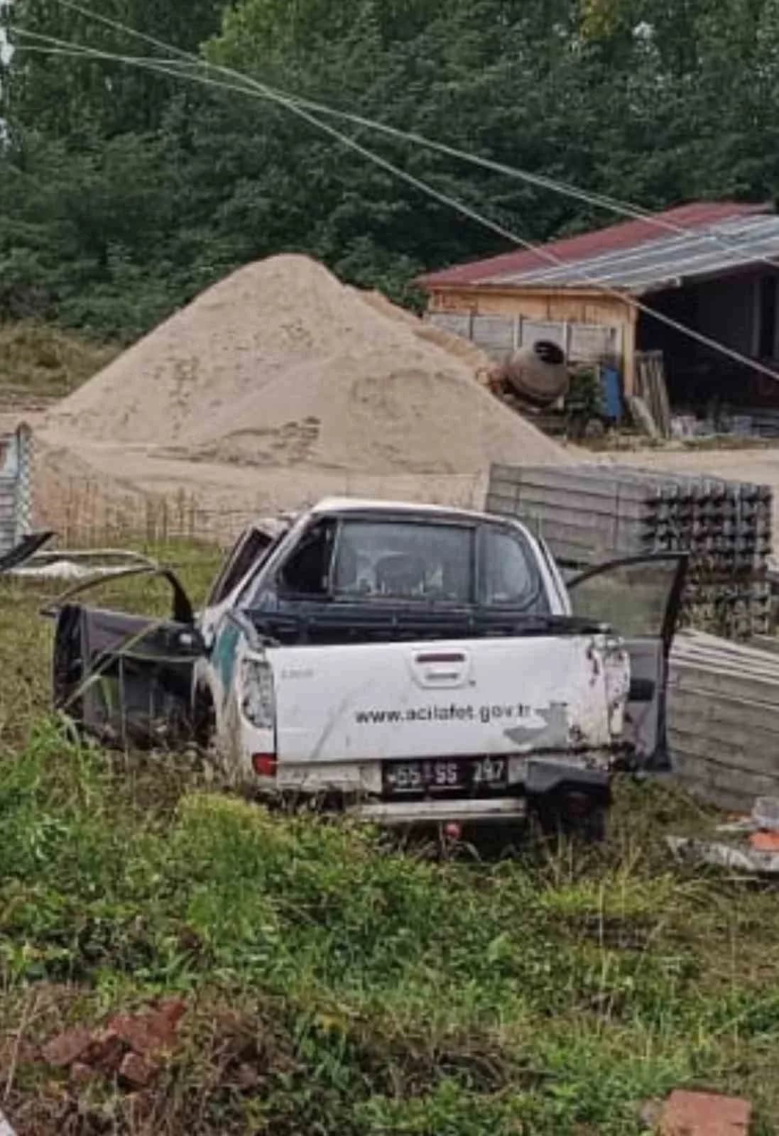 Samsun’un Terme ilçesinde nakil için organ taşıyan Samsun UMKE’ye ait aracın elektrik direğine çarpması sonucu meydana g