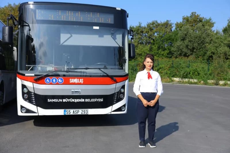 Samsun Büyükşehir Belediyesi bünyesinde toplu ulaşım hizmetlerinde görev yapan Kadın Otobüs şoförlerinin sayısı 19’a yük